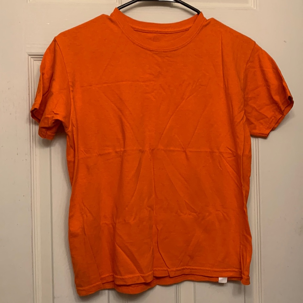 Orange T-shirt no flaws
